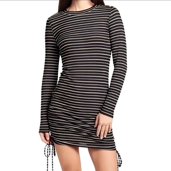 Abound Dresses & Skirts - Abound Nordstrom Ribbed Long Sleeve Casual Dress XS Ruched Side